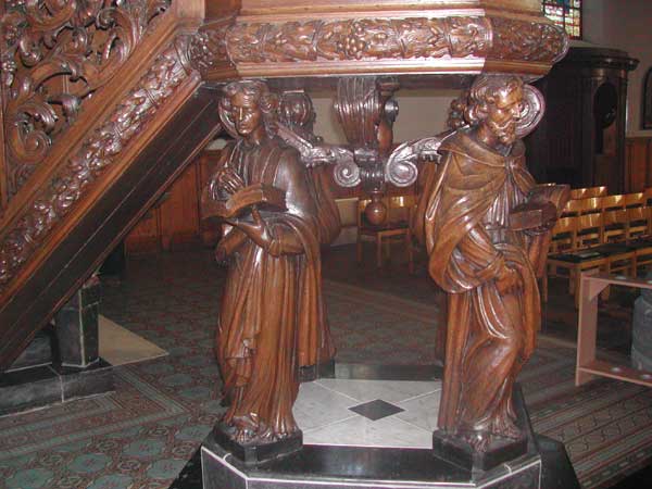 Les statues après restauration.
